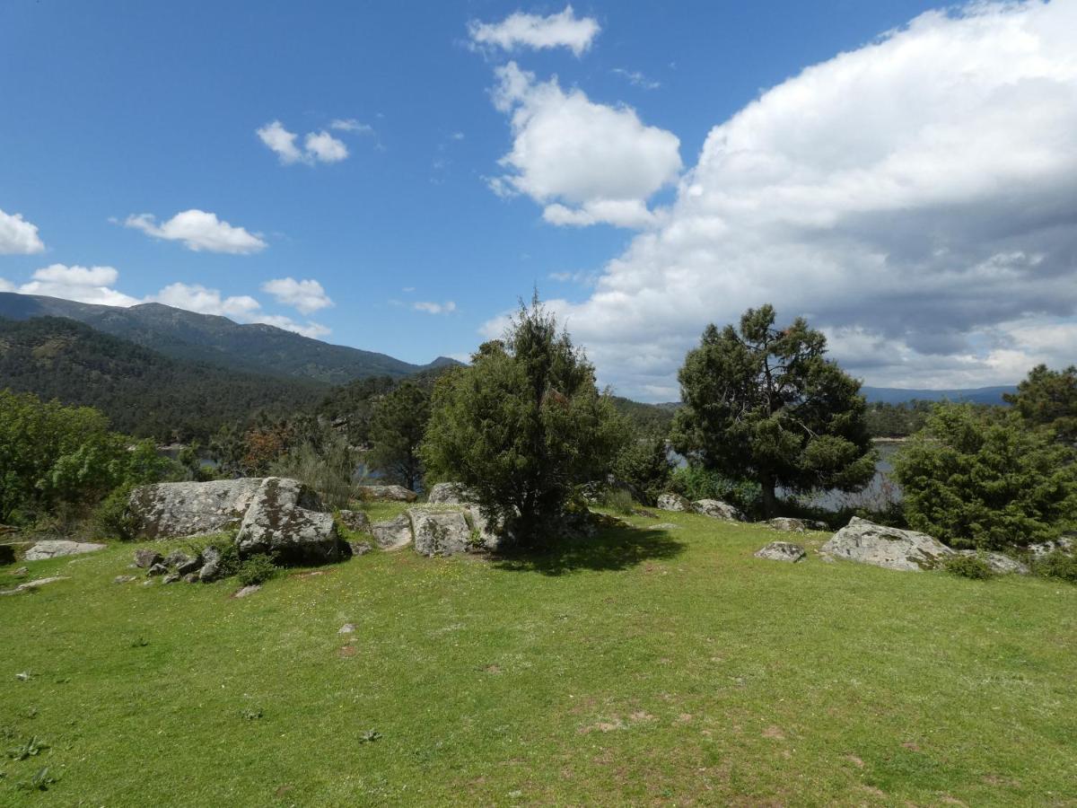 Nucleo De Turismo Rural Valle De Iruelas Guest House Las Cruceras Exterior photo