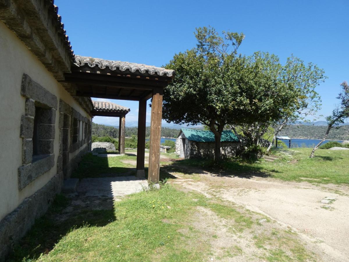 Nucleo De Turismo Rural Valle De Iruelas Guest House Las Cruceras Exterior photo