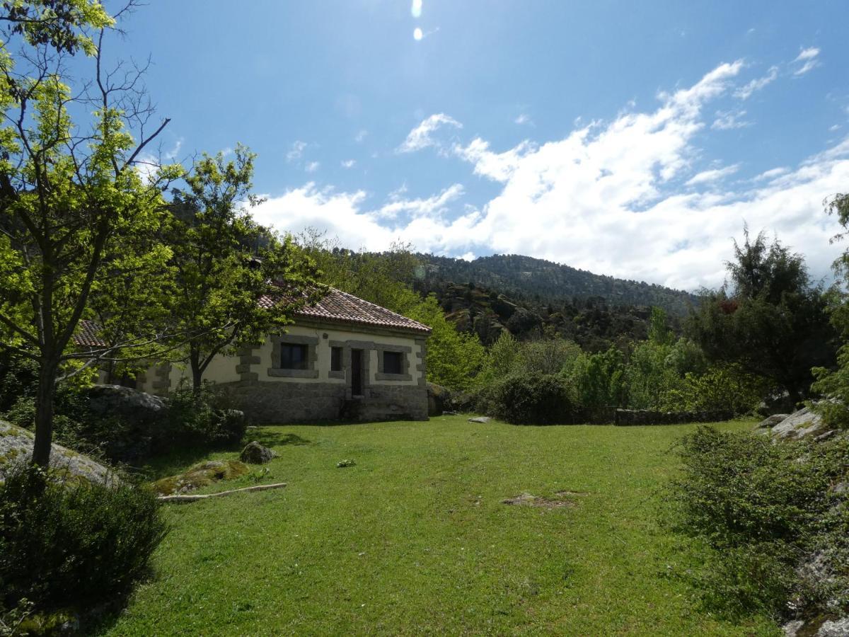 Nucleo De Turismo Rural Valle De Iruelas Guest House Las Cruceras Exterior photo